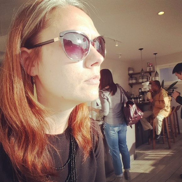 Meet your Posher, Brooke - Picture 2 of 5